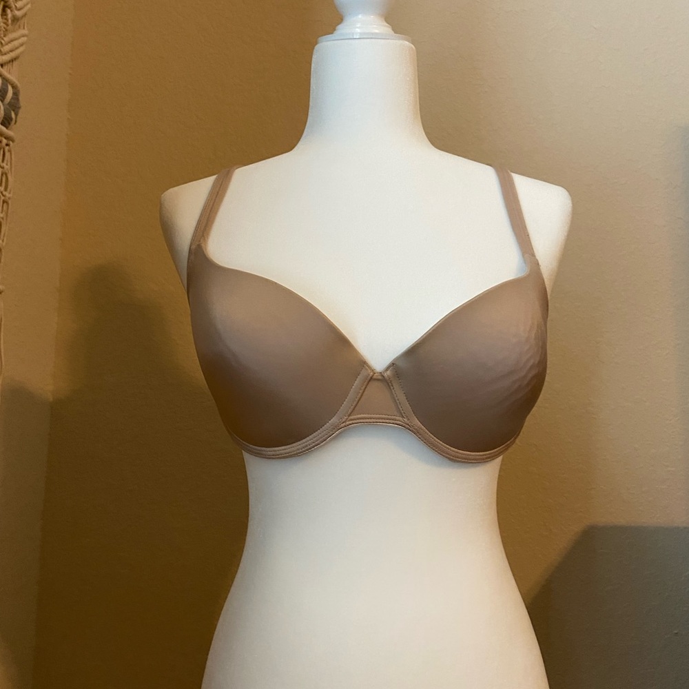 32DD Natori bra nude